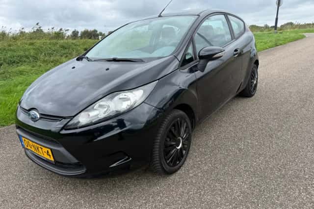 Ford Fiesta (2010) thumbnail 1