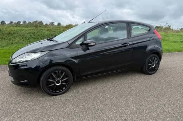 Ford Fiesta (2010) thumbnail 5