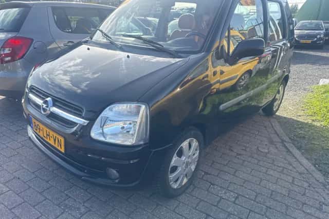 Opel Agila (2003) thumbnail 2