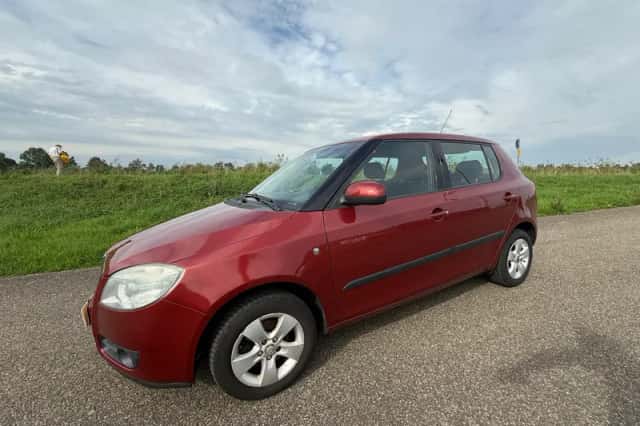 Škoda Fabia (2008) thumbnail 2