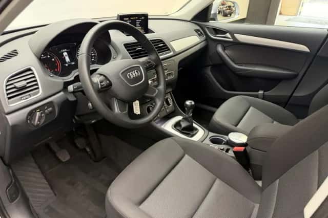 Audi Q3 (2017) thumbnail 3