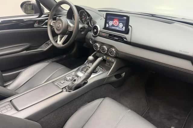 Mazda MX-5 (2021) thumbnail 5