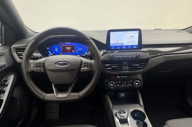 Ford Focus (2021) thumbnail 4