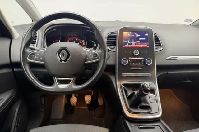 Renault Scénic (2017) thumbnail 4
