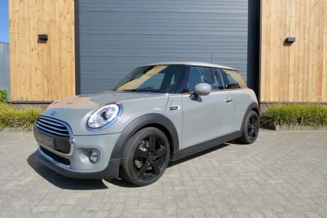 MINI One (2018) thumbnail 1
