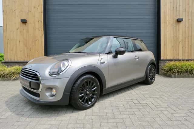 MINI Cooper (2018) thumbnail 1