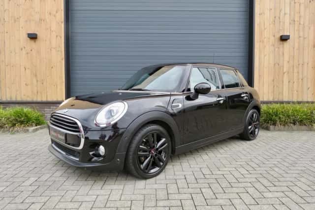 MINI Cooper (2018) thumbnail 1