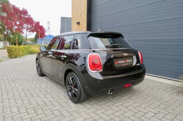 MINI Cooper (2018) thumbnail 5