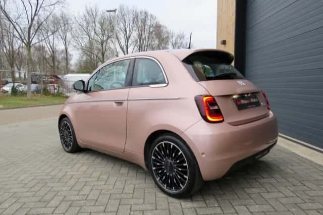 Fiat 500e (2021) thumbnail 3