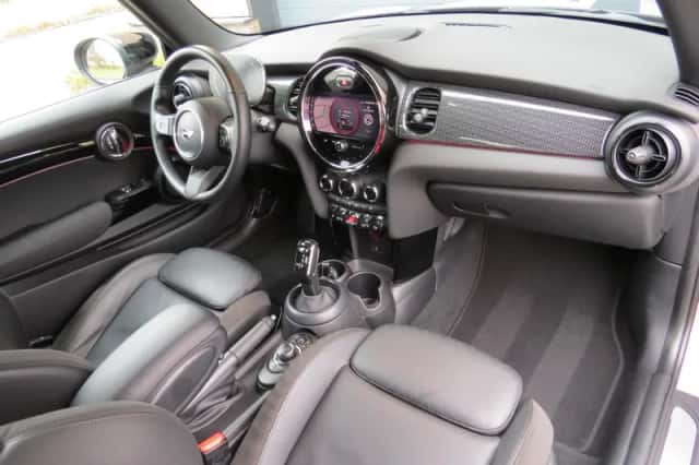 MINI Cooper (2022) thumbnail 2