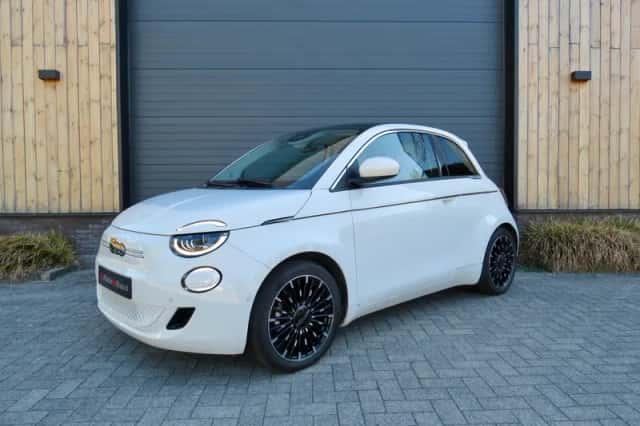 Fiat 500e (2024) thumbnail 1