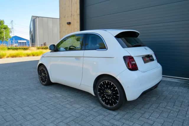 Fiat 500e (2024) thumbnail 5