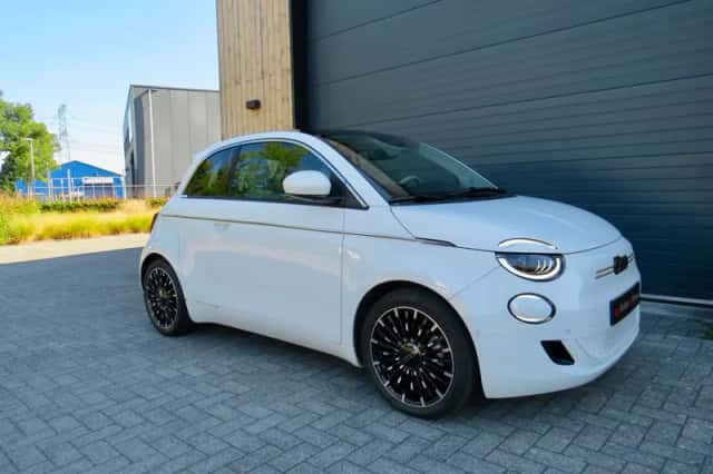 Fiat 500e (2024) thumbnail 6