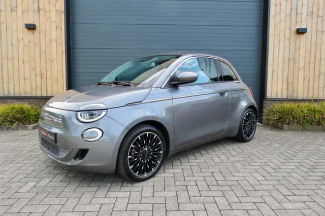 Fiat 500e (2023) thumbnail 3