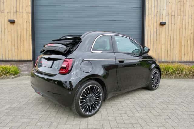 Fiat 500e (2024) thumbnail 1