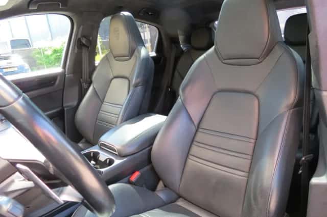 Porsche Cayenne Coupé (2021) thumbnail 2