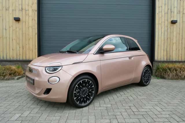 Fiat 500e (2024) thumbnail 1