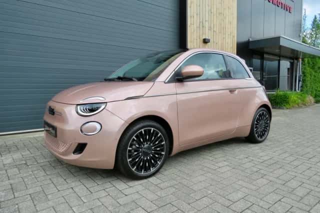 Fiat 500e (2024) thumbnail 6