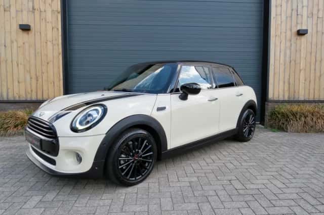 MINI One (2020) thumbnail 1
