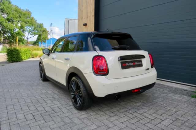MINI One (2020) thumbnail 5