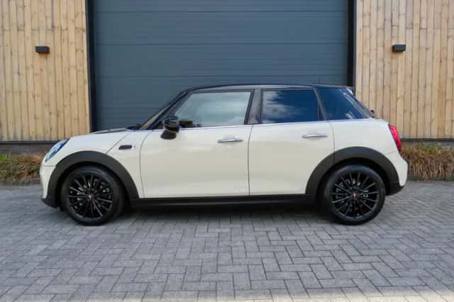 MINI One (2020) thumbnail 6