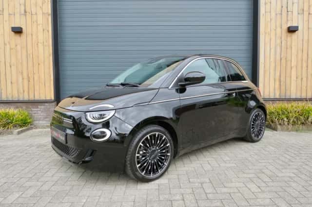 Fiat 500e (2023) thumbnail 3