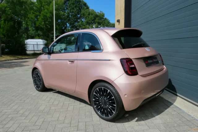 Fiat 500 (2024) thumbnail 3