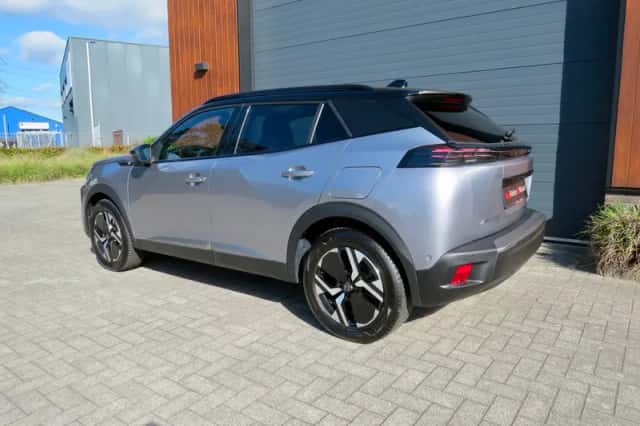 Peugeot e-2008 (2025) thumbnail 4