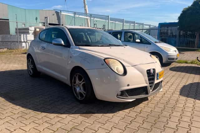 Alfa Romeo MiTo (2008) thumbnail 1