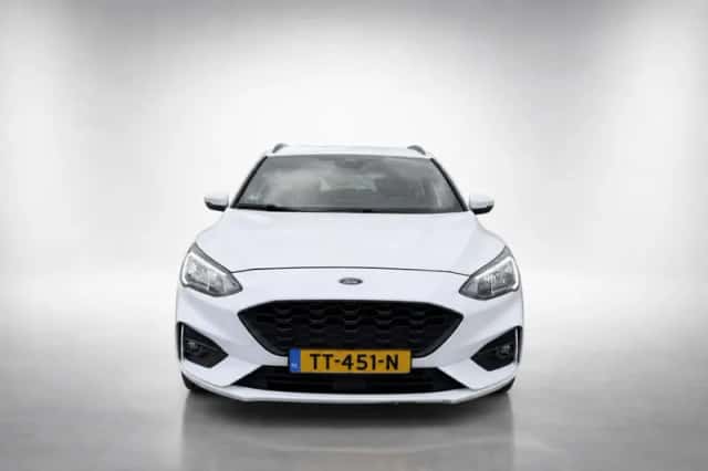 Ford Focus (2018) thumbnail 2