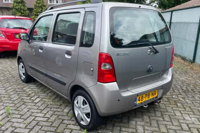 Suzuki Wagon R+ (2004) thumbnail 2