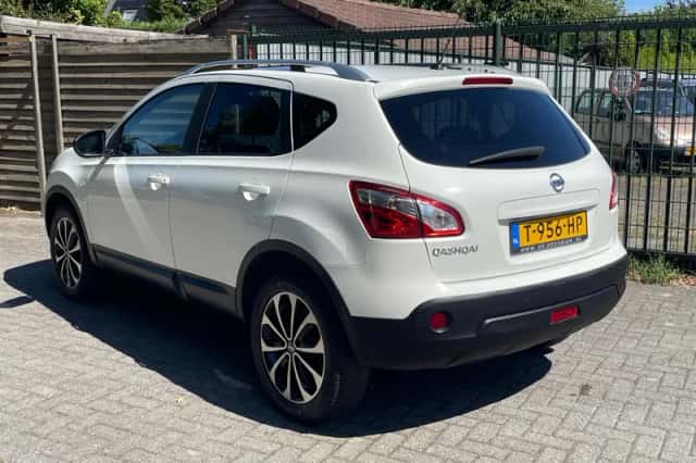Nissan Qashqai (2013) thumbnail 3