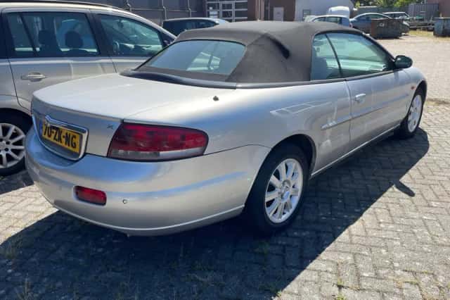 Chrysler Sebring (2004) thumbnail 2