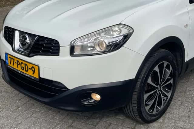 Nissan Qashqai (2011) thumbnail 5