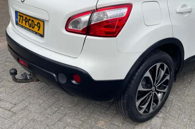 Nissan Qashqai (2011) thumbnail 6