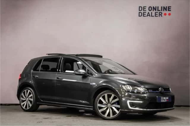 Volkswagen Golf (2015) thumbnail 3