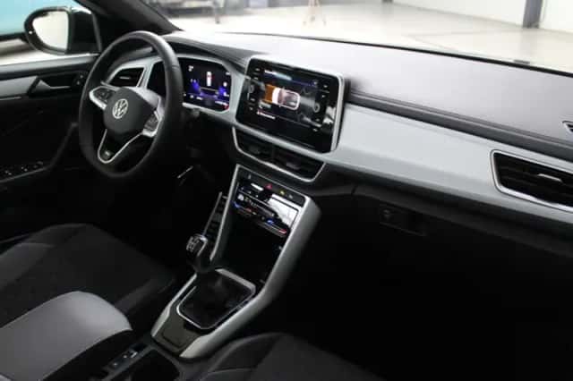 Volkswagen T-Roc (2025) thumbnail 6