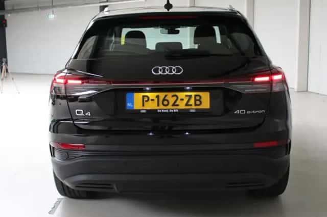Audi Q4 e-tron (2022) thumbnail 5