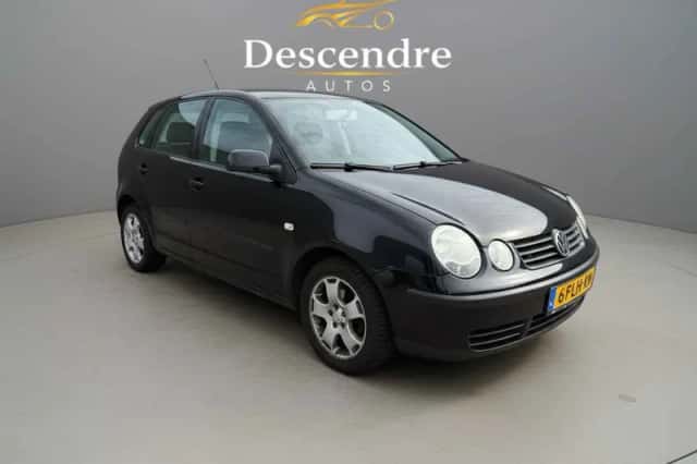 Volkswagen Polo (2003) thumbnail 2