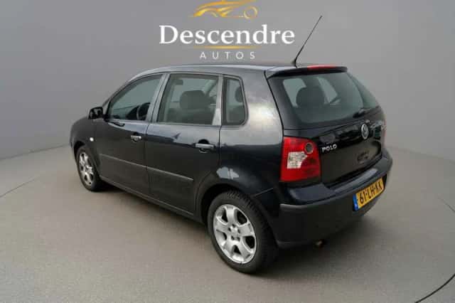 Volkswagen Polo (2003) thumbnail 3