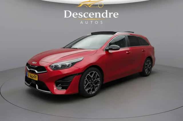 Kia Ceed Sportswagon (2023) thumbnail 1