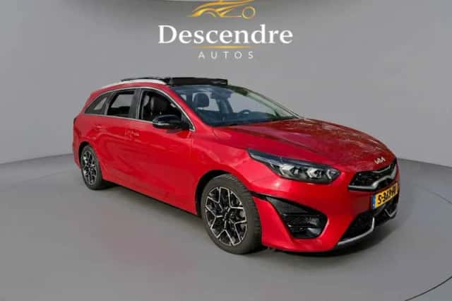 Kia Ceed Sportswagon (2023) thumbnail 2