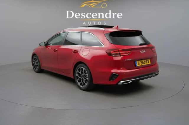 Kia Ceed Sportswagon (2023) thumbnail 3