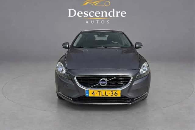 Volvo V40 (2014) thumbnail 2
