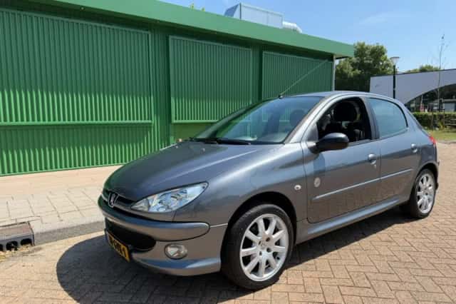 Peugeot 206 (2008) thumbnail 1
