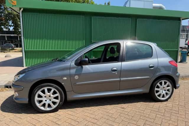 Peugeot 206 (2008) thumbnail 2