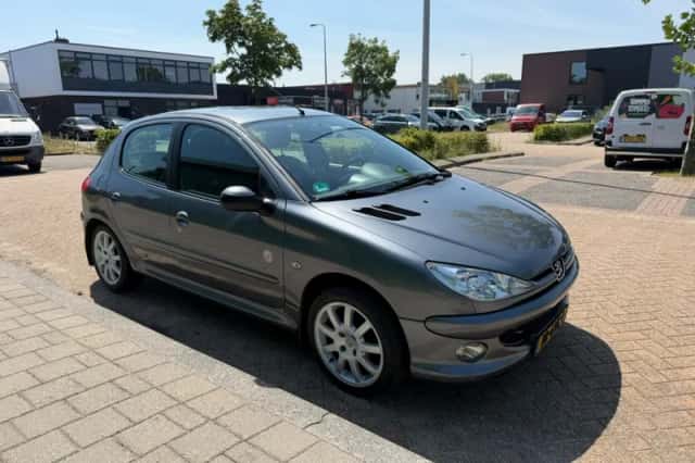 Peugeot 206 (2008) thumbnail 4