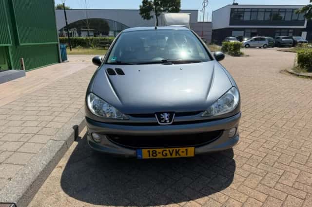 Peugeot 206 (2008) thumbnail 5
