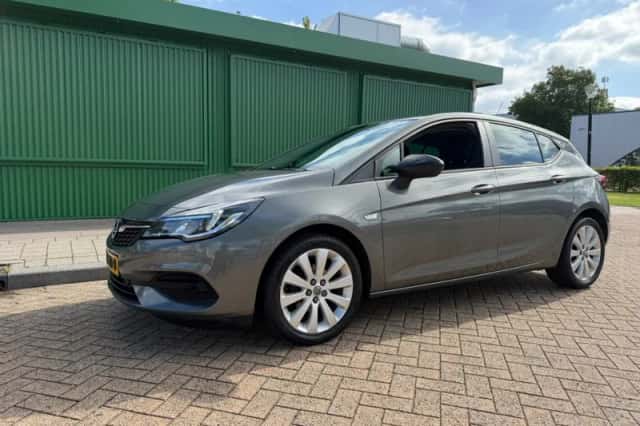 Opel Astra (2021) thumbnail 1