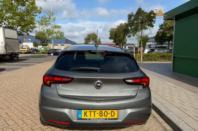 Opel Astra (2021) thumbnail 4